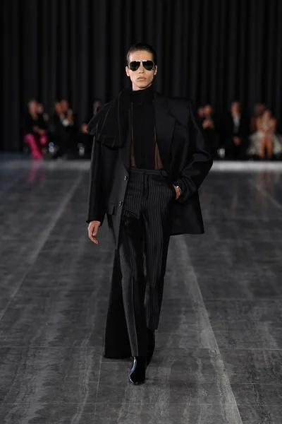 Look 48